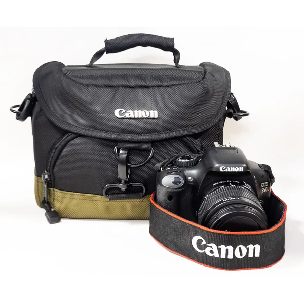 Canon EOS 550D + EF-S 18-55mm F/3.5-5.6 III kit - Használt